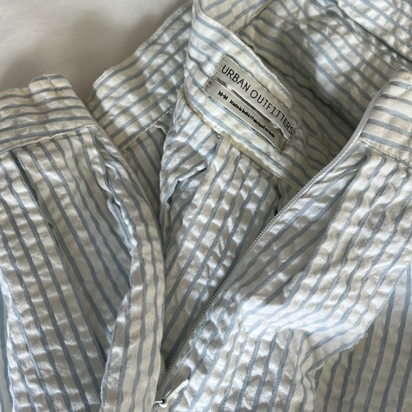 URBAN OUTFITTERS BLUE AND WHITE PLEATED SKIRT - Picture 6 of 6